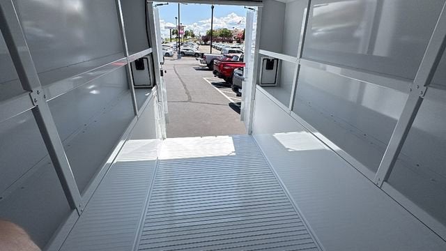 2024 Chevrolet Express Cutaway 3500 1WT