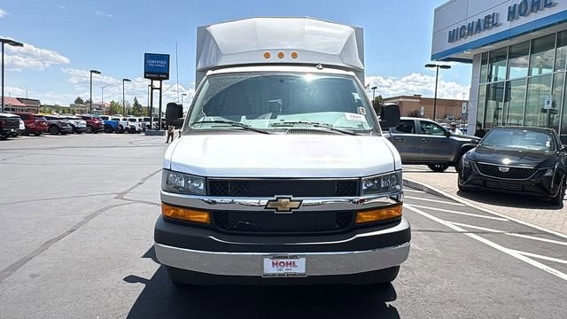 2024 Chevrolet Express Cutaway 3500 1WT