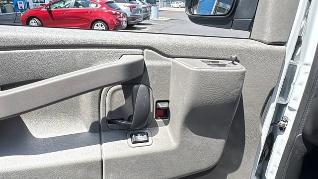 2024 Chevrolet Express Cutaway 3500 1WT