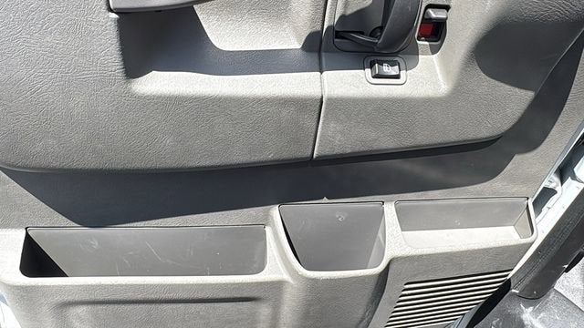 2024 Chevrolet Express Cutaway 3500 1WT