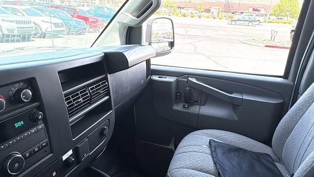 2024 Chevrolet Express Cutaway 3500 1WT