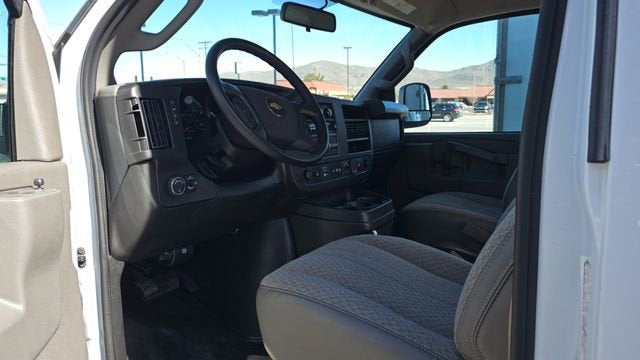 2023 Chevrolet Express Cutaway 3500 1WT