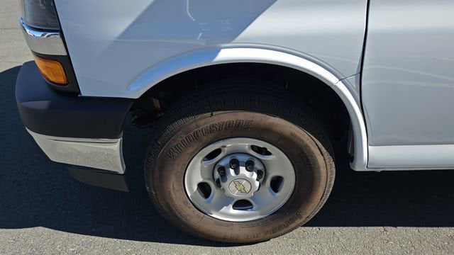 2023 Chevrolet Express Cutaway 3500 1WT