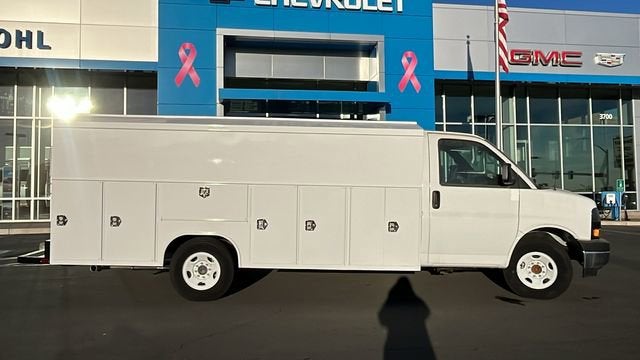 2023 GMC Savana Cutaway 3500 1WT