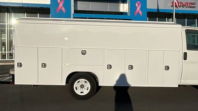 2023 GMC Savana Cutaway 3500 1WT