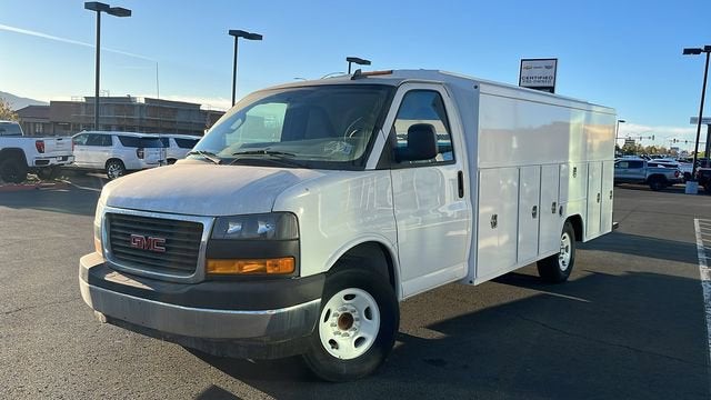 2023 GMC Savana Cutaway 3500 1WT