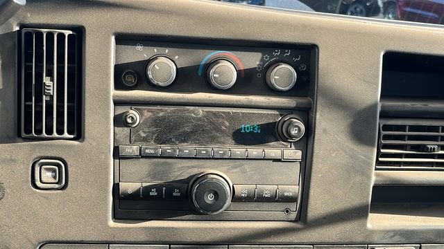 2023 GMC Savana Cutaway 3500 1WT