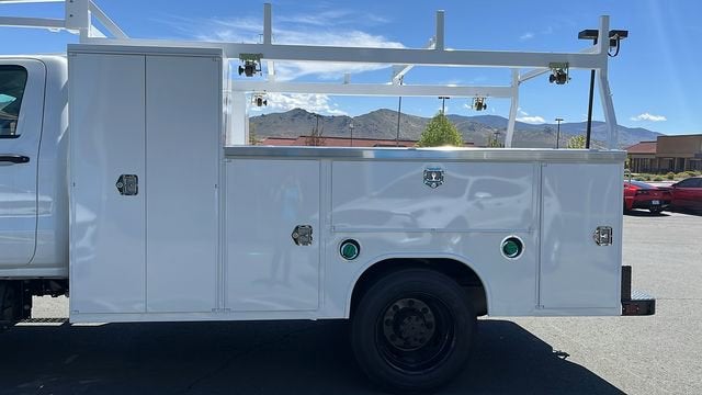 2023 Chevrolet Silverado 5500 HD Work Truck