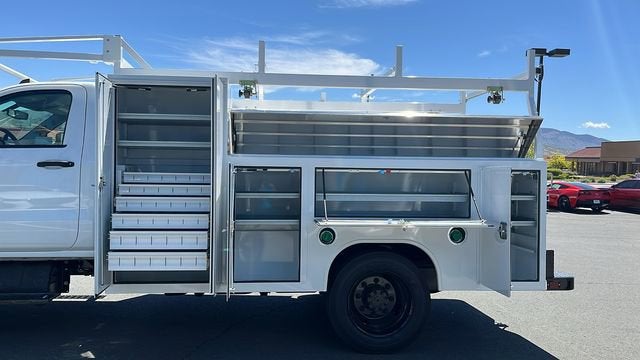 2023 Chevrolet Silverado 5500 HD Work Truck