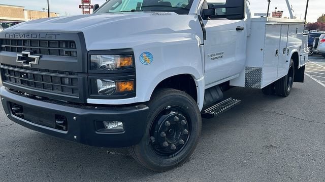 2024 Chevrolet Silverado 5500 HD Work Truck