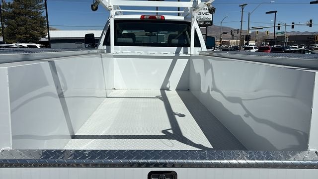 2023 Chevrolet Silverado 5500 HD Work Truck