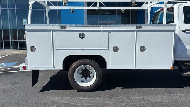 2023 Chevrolet Silverado 5500 HD Work Truck