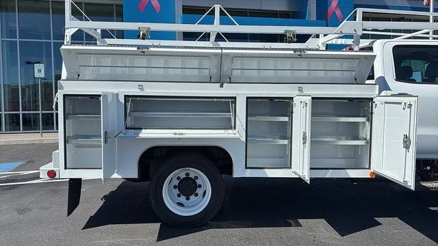 2023 Chevrolet Silverado 5500 HD Work Truck