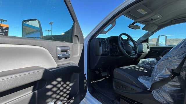 2023 Chevrolet Silverado 5500 HD Work Truck