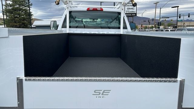 2024 Chevrolet Silverado 5500 HD Work Truck