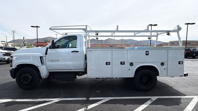 2024 Chevrolet Silverado 5500 HD Work Truck
