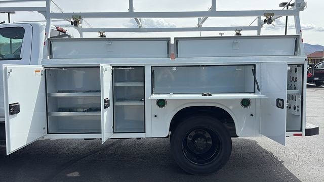 2024 Chevrolet Silverado 5500 HD Work Truck