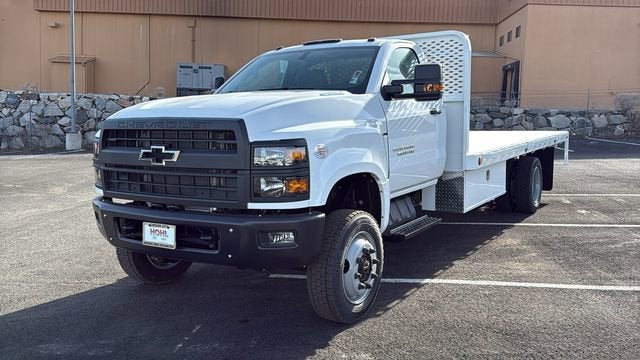 2025 Chevrolet Silverado 6500 HD Work Truck
