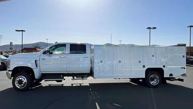 2023 Chevrolet Silverado 6500 HD Work Truck