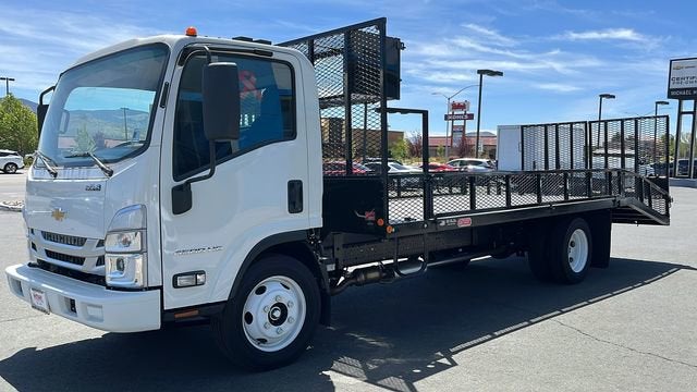 2024 Chevrolet Low Cab Forward 4500 MEDIUM ASH GRAY