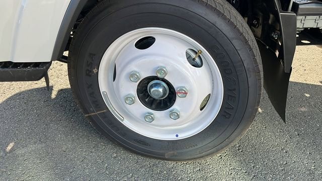 2025 Chevrolet Low Cab Forward 4500 MEDIUM ASH GRAY