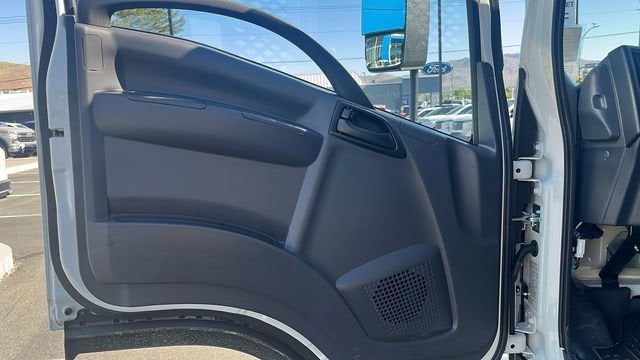 2025 Chevrolet Low Cab Forward 5500 XG MEDIUM ASH GRAY