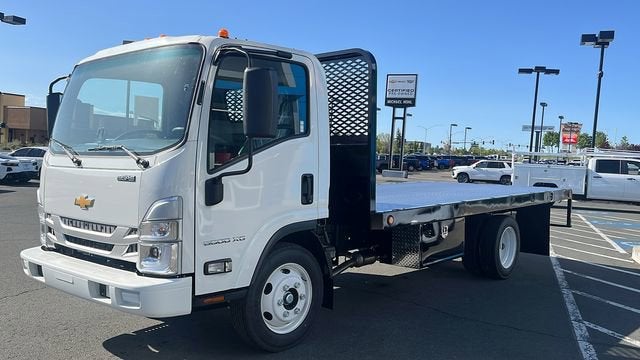 2025 Chevrolet Low Cab Forward 5500 XG MEDIUM ASH GRAY