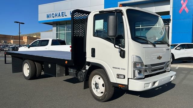 2025 Chevrolet Low Cab Forward 5500 XG MEDIUM ASH GRAY