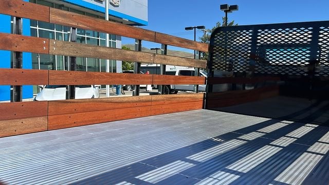 2025 Chevrolet Low Cab Forward 5500 XG MEDIUM ASH GRAY