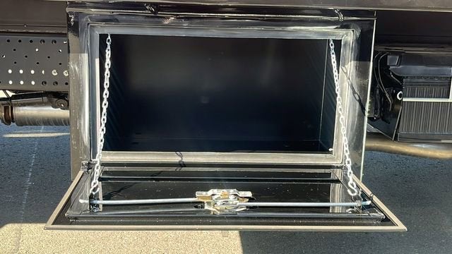 2025 Chevrolet Low Cab Forward 5500 XG MEDIUM ASH GRAY